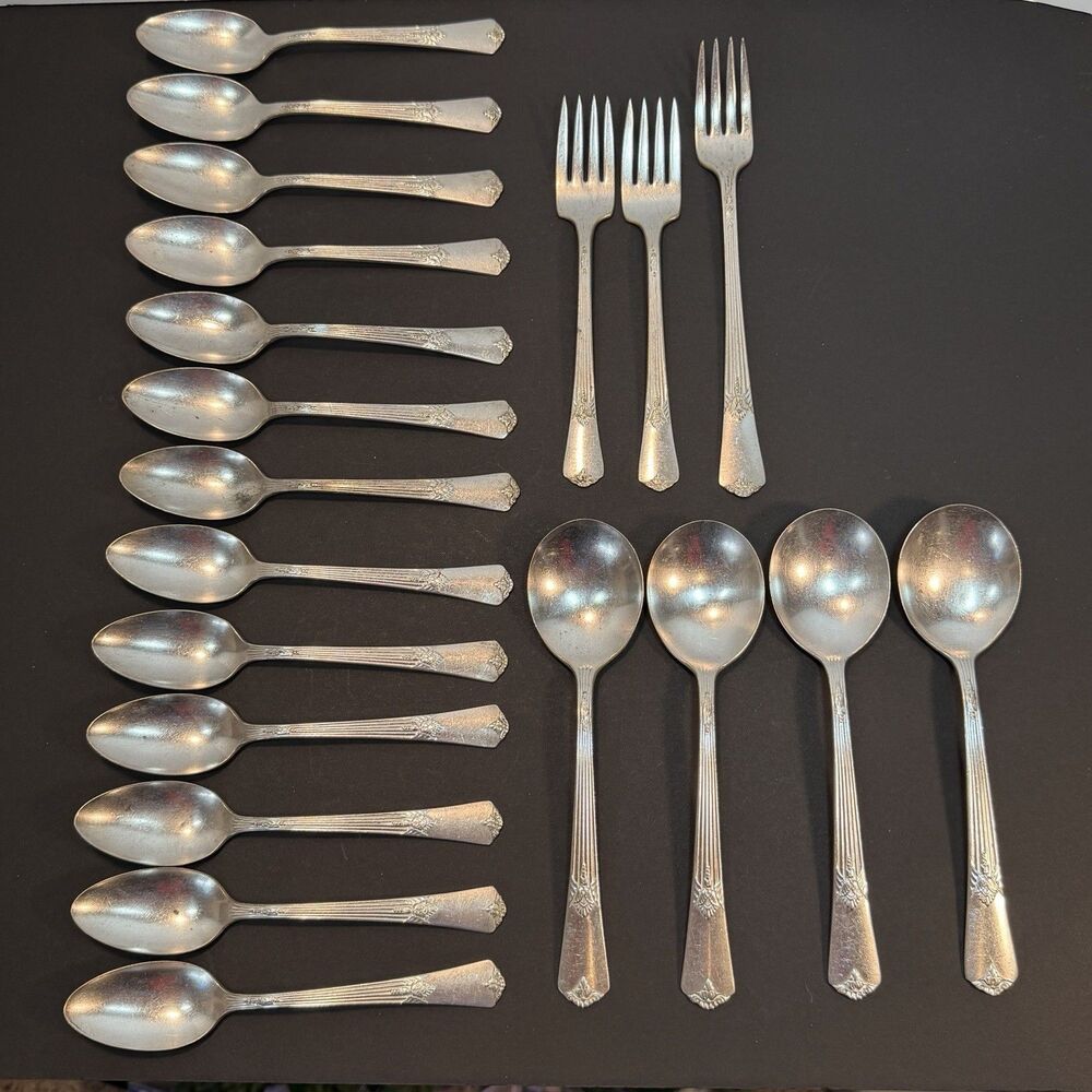 20 Pcs WM Rogers GUILD CADENCE Spoons Forks IS 1932 Silverplate *Fair* VTG